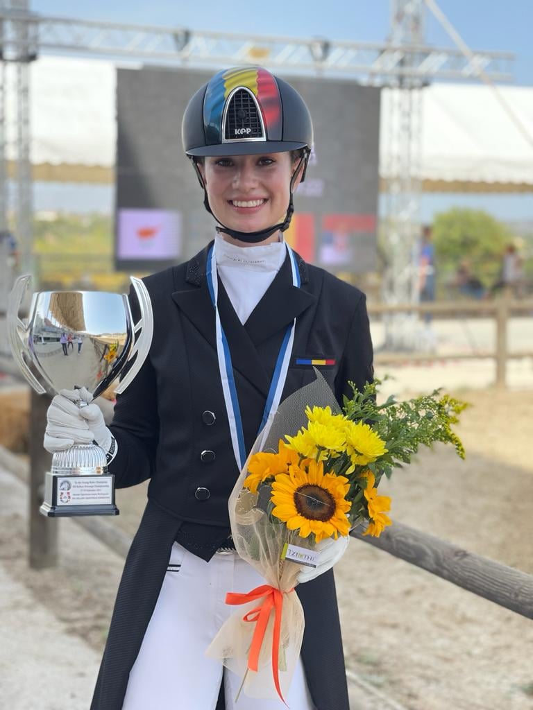 Daria Paliciuc entuziasmează la Dresaj. E campioană balcanică!