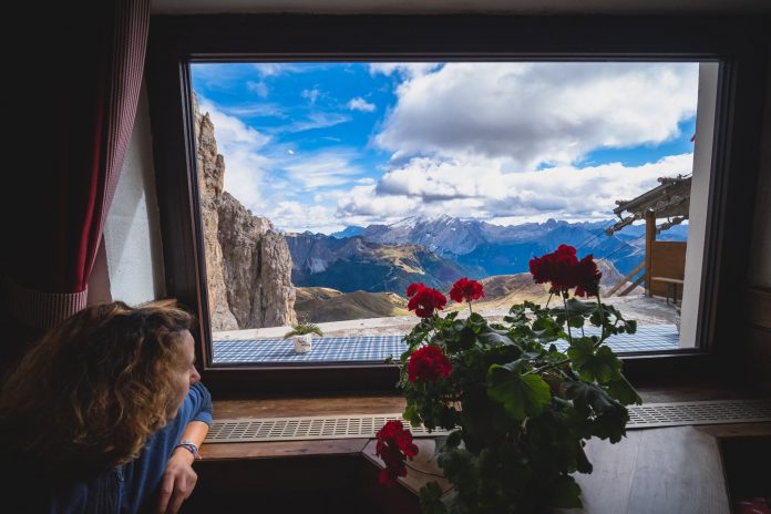 Anca Tabara viseaza sa zboare din nou. Mesajul specialistei in parapanta din izolare