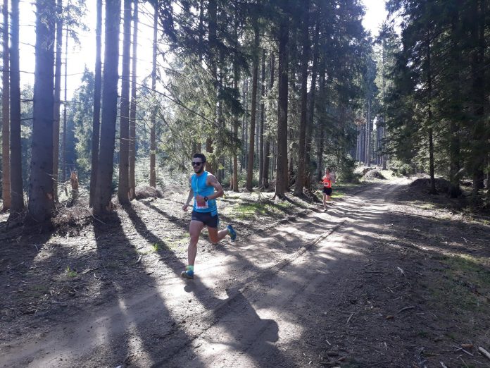 Andrei Ivanescu alearga pe munte. Ploaia nu-l opreste. In viteza pe Varful Postavaru