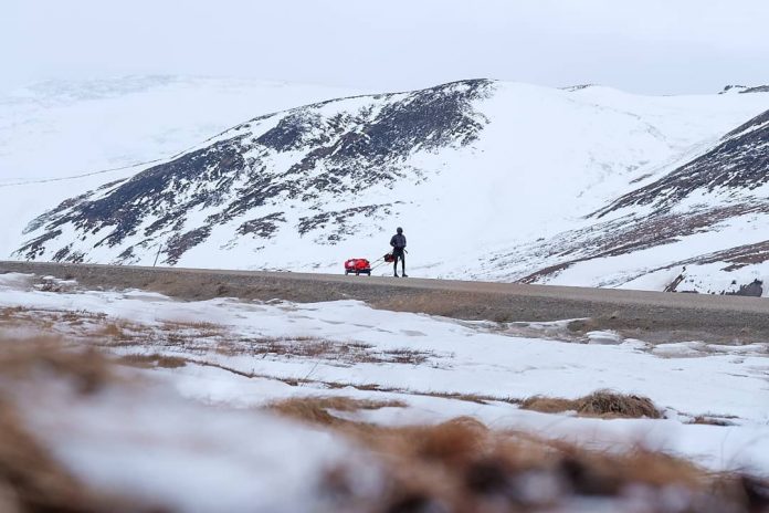 Vlad Pop se pregătește să urce pe cel mai înalt vârf din Europa, Elbrus la 5632 metri.