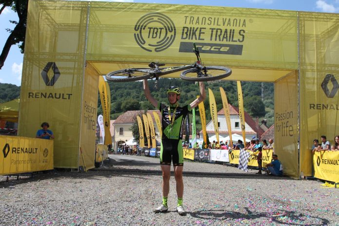 Vlad Dobre practică mountain bike de 15 ani. Este salvatorul din Piatra Craiului