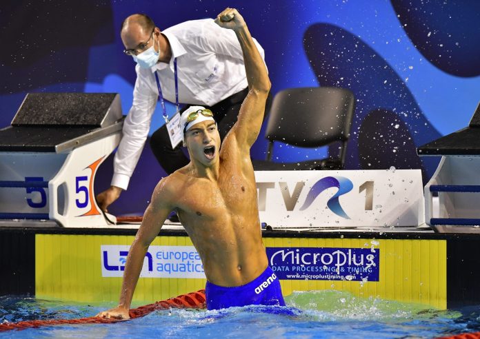 Vlad Stancu înoată pentru calificarea la Jocurile Olimpice de la Paris 2024.