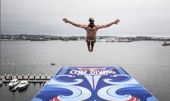 Cătălin Preda se menține lider în circuitul RedBull CliffDiving