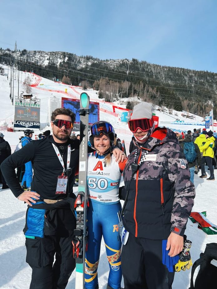 Ania Caill termină mai bine ca Sofia Goggia, coborârea de la Cortina d'Ampezzo Monica Caill se pregătește împreună cu Mihnea Olteanu și cu Ioan Valeriu Achiriloaie