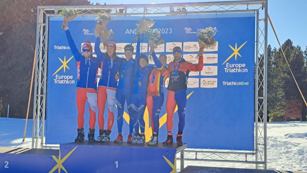 Viorel Pălici este cu Luisa Maria Rășină pe podium la European Winter Triathlon