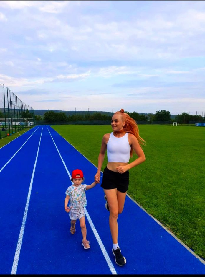 571408435_25034489462907210_3506824756750766896_n Magda Bosînceanu e campioană la cros. Top trei a fost completat de Cristina Daniela Balan și de Claudia Anita Zaro.