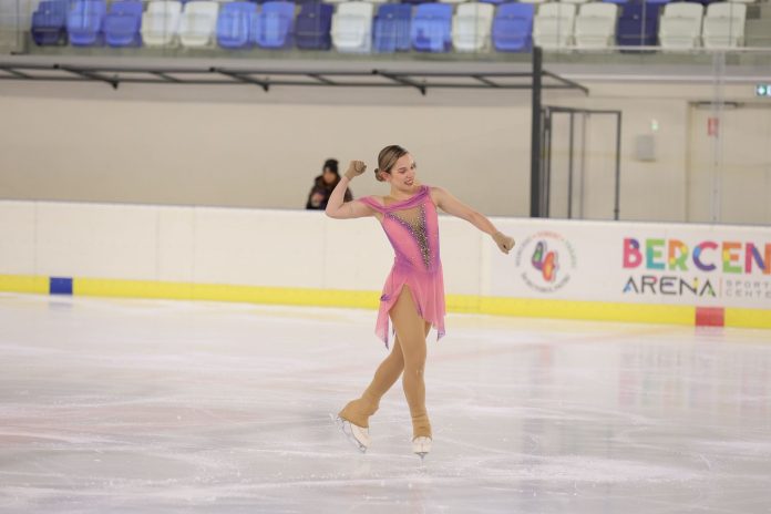 586013349_3344346815715792_7063227822179655553_n Teodora Gheorghe este medaliată la patinaj artistic