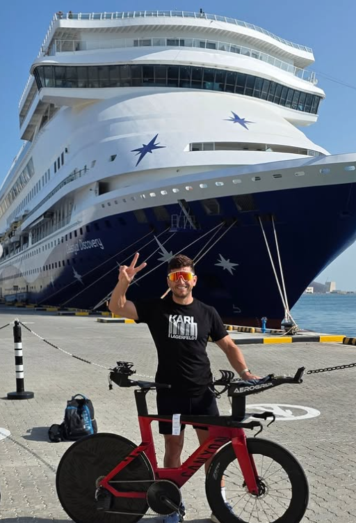 Mihai Vigariu e premiat la SBY Sir Bani Yas după ce a câștigat la RAK 113 Tri.