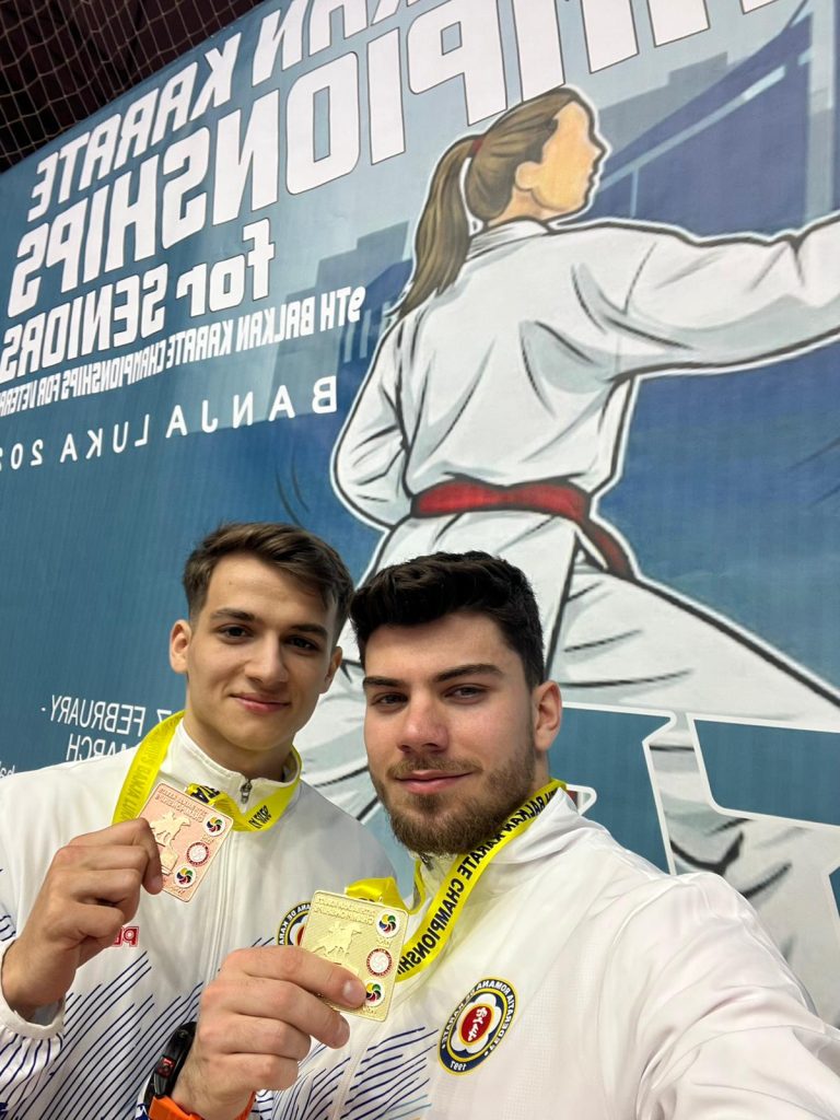  Delegația României este condusă de președintele Federației Române de Karate, Octavian AMZULESCU. Antrenorii de lot sunt Traian IANCU și Paul POPA.